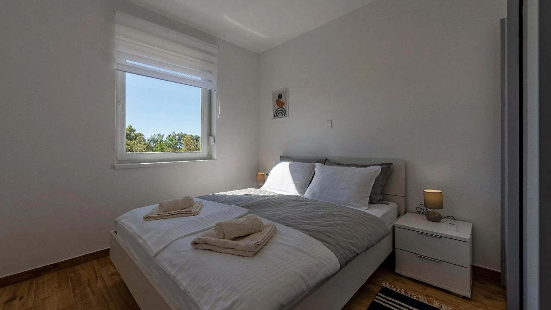 Dolphin View With A Pool By The Beach Mandre